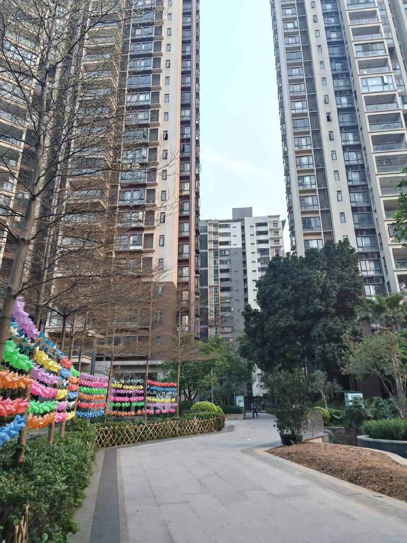 下班回家?住这里第三年了才发现我们小区景色这么美.#平